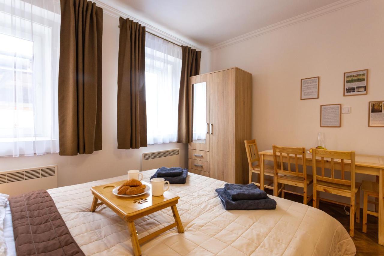 Peaceful Studio On Rynok Square Львов Экстерьер фото