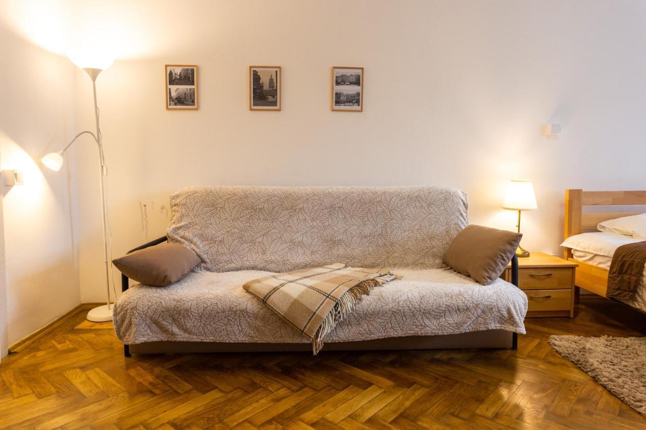 Peaceful Studio On Rynok Square Львов Экстерьер фото