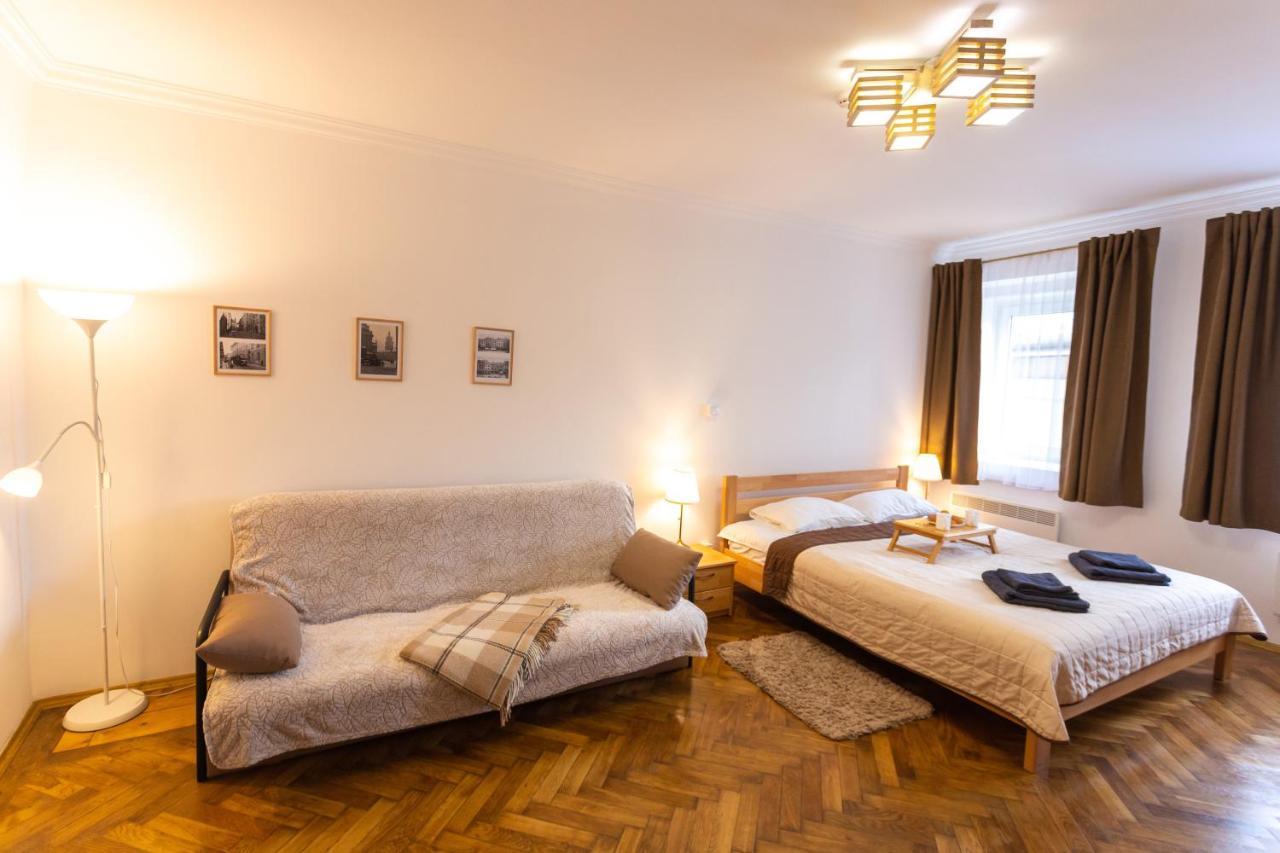 Peaceful Studio On Rynok Square Львов Экстерьер фото